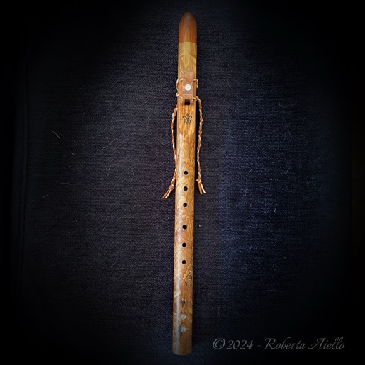 NativeAmericanStyleFluteRedKiteFlute